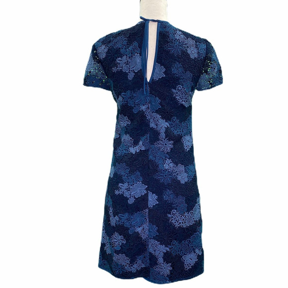 LONDON 'Lian' Print Lace Shift Dress - Picture 8 of 14
